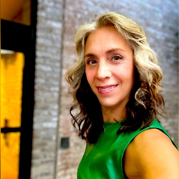 Meet your Posher, Jilly - Picture 1 of 2